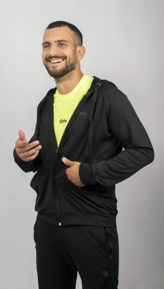 Campera con capucha Krai - Qeb